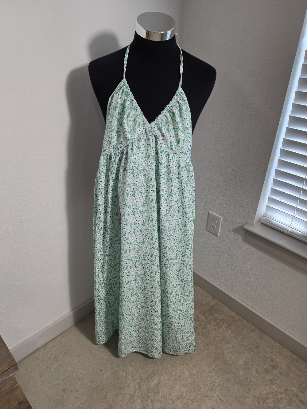 Universal Thread Green & White Floral Halter Maxi Dress - Smocked Back - Size Sm
